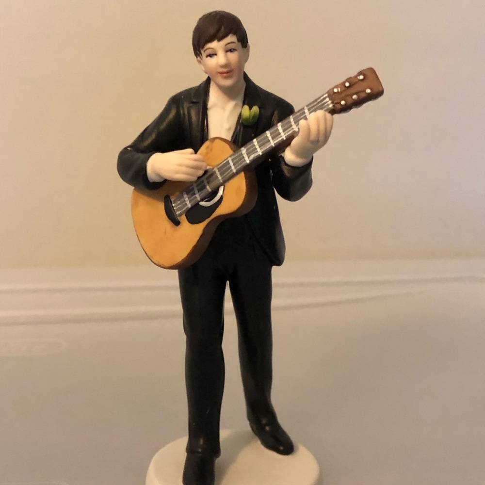 Love Serenade Guitar Groom Cake Topper